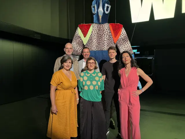 Andrea Schwarzbauer, Fanni Futterknecht und Lisa Ortner-Kreil (erste Reihe von links) mit Volkmar Klien, Lukas Reutterer und Marian Essl. | Foto: Victoria Edlinger