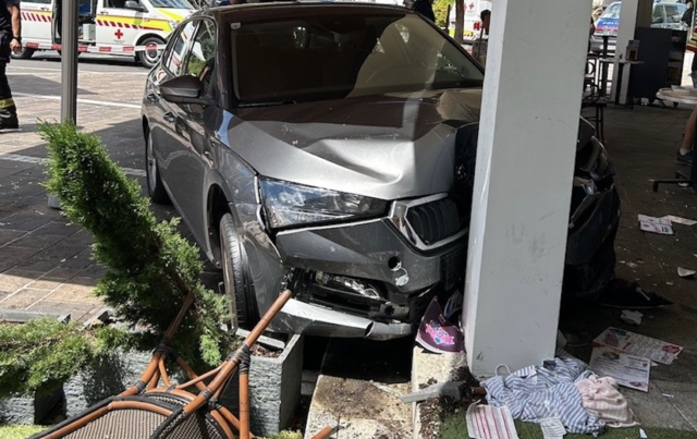Am 18. Juli dieses Jahres krachte eine 74-Jährige mit ihrem Pkw in den Gastgarten des Café Börserl in Velden. Dabei wurden zehn Personen verletzt. | Foto: Polizei Kärnten