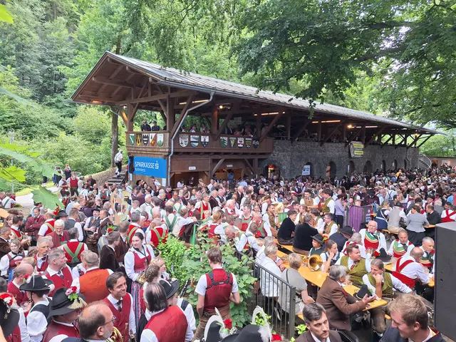 Am Schlossberg herrschte ausgelassene Stimmung.  | Foto: Musikbund Rattenberg-Mair