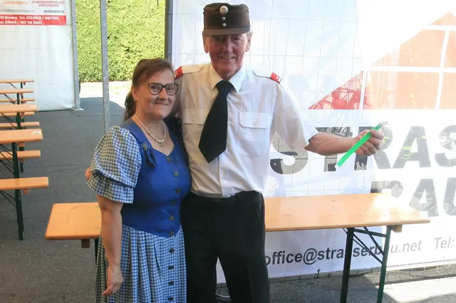 Der "Olmkoarl" stand beim Eintritt seinen Mann | Foto: Gerhard Langmann