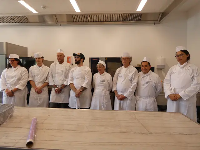 Alle Teilnehmerinnen und Teilnehmer schlossen erfolgreich die Grundausbildung "Microcredential - Basiskompetenzen Kochen" ab.  