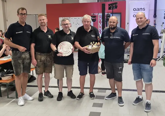 Beim Sommerfest der FF Vilshofen wurde das 40-jährige Bestehen der Feuerwehrpartnerschaft hervorgehoben. | Foto: FF Untertressleinsbach