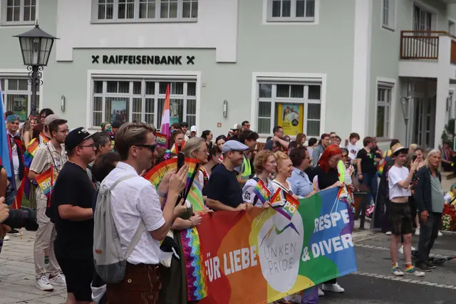 Der Kampf für Gleichberechtigung hört nicht an den Grenzen der großen Städte auf, sondern geht bis in jedes noch so kleine Dorf.  | Foto: Heublumen - LGBTQIA+ Initiative