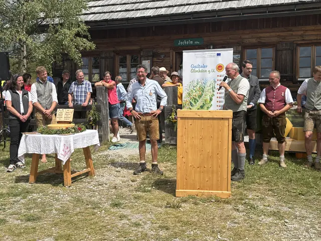 LK-Präsident Siegfried Huber bei seinen Grußworten auf der Reisacher Jochalm. | Foto: MeinBezirk/Carmen Rienzner