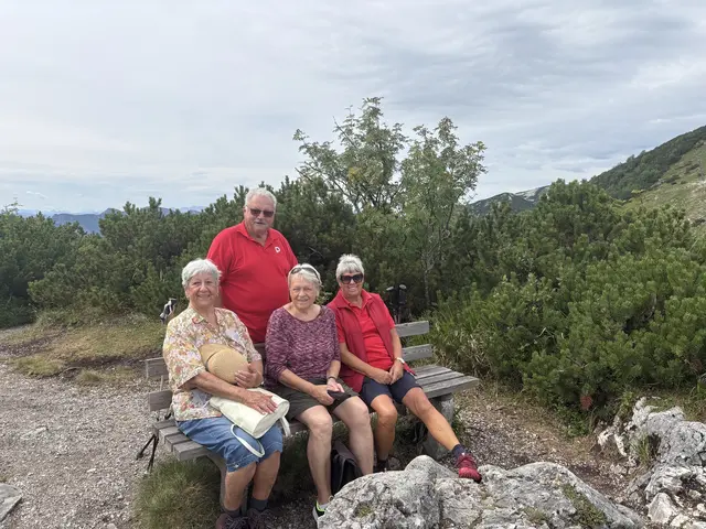 Die Pensionisten auf Wanderung auf ihrem Hausberg. | Foto: PV Ebensee