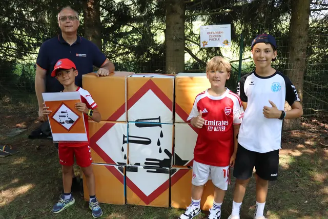Bei der Station des Bevölkerungsschutzes Burgenland stapelten die Kinder Gefahrenzeichen und Würfel um die Wette. | Foto: Sportunion