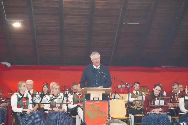 Bgm. Walter Kiechl zeigte sich in seinen Grußworten sehr stolz auf "seine" Gemeinde Ellbögen und die dortigen Vereine. | Foto: Kainz