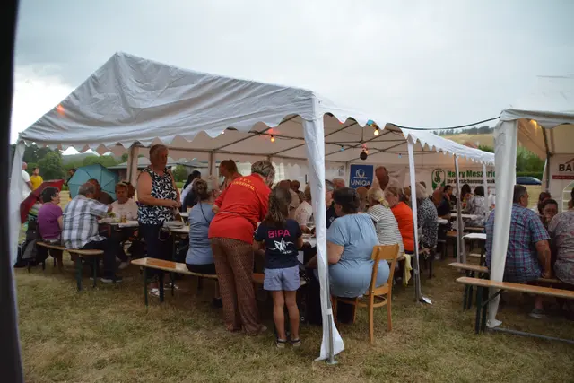 Der Fremdenverkehrs- und Verschönerungsverein Langental feierte sein 40-jähriges Bestehen gemeinsam mit zahlreichen Gästen, Vereinsmitgliedern und Ehrengästen. | Foto: Victoria Rosenberger