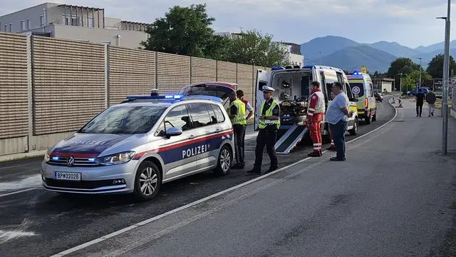 Bei dem Unfall wurde eine Person verletzt. | Foto: Feuerwehr Ternitz-Pottschach
