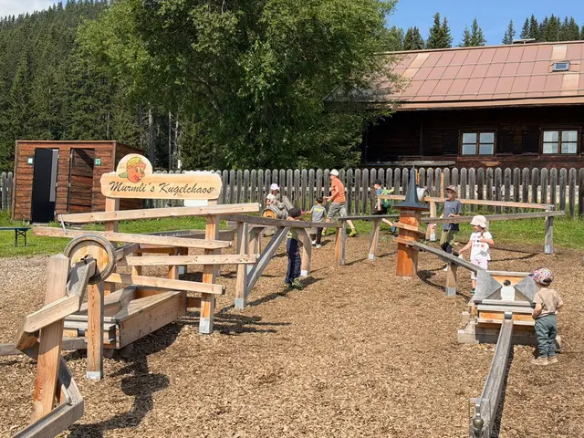 Der Erlebnispark Hög bietet zahlreiche Attraktionen. | Foto: ORF Radio Tirol/Patricia Graeff