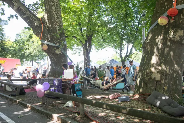Über einen gelungene Bilanz darf sich die temporäre Stadtoase am Rot-Kreuz-Parkplatz in der Innenstadt freuen.  | Foto: Stadt Salzburg/Anna Pirato