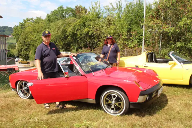 Rund 300 historische Fahrzeuge begeisterten beim Oldtimerfest in St. Georgen. | Foto: Pressefoto Emhofer