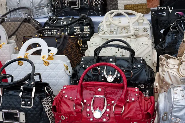 Designerstücke gibt's dabei zum kleinen Preis.  | Foto: mythja/Panthermedia