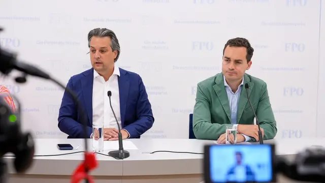 FPÖ-Wien-Parteiobmann Dominik Nepp und Klubobmann Maximilian Krauss. | Foto: Andreas Pölzl/MeinBezirk