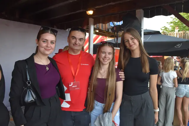 Ein starkes Team in Oberwart: Freie Mitarbeiterin Angelina Kaiser, Redakteur Michael Strini, Praktikantinnen Johanna Müllner und Tamara Koller  | Foto: MeinBezirk/Michael Strini