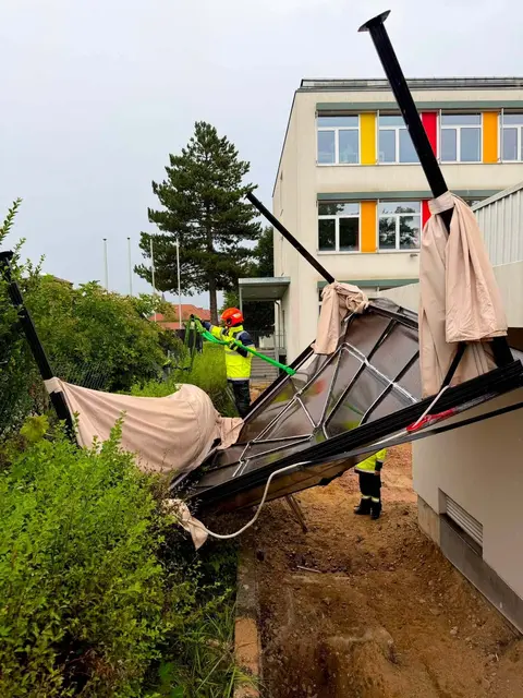 Ein Sturm hinterließ Schäden in Gmünd. | Foto: FF Gmünd