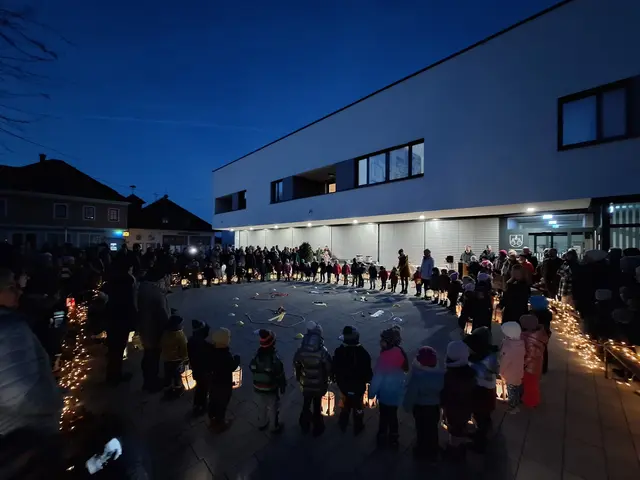 Zuvor ein Parkplatz, jetzt ein Raum zum Verweilen und Feste feiern. | Foto: Gemeinde Scharten
