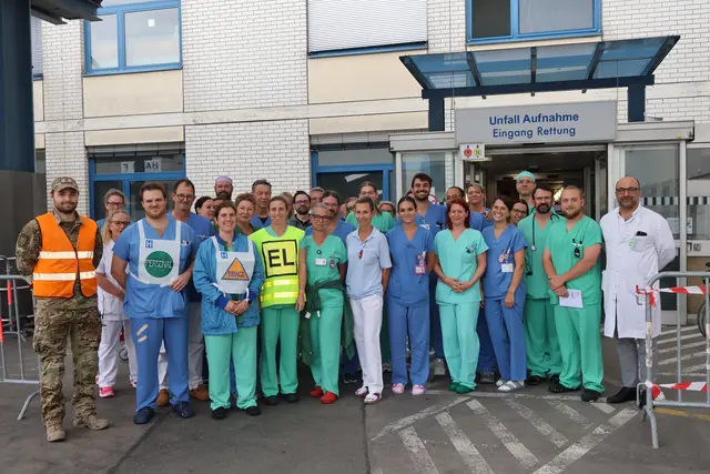 Das Team des Universitätsklinikums Wiener Neustadt-Hochegg, Standort Wiener Neustadt, stellte bei der Großschadensübung seine hohe Einsatzbereitschaft und interdisziplinäre Zusammenarbeit unter Beweis.  | Foto: Universitätsklinikum Wiener Neustadt-Hochegg