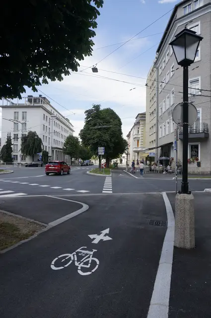  In der Franz-Josef-Straße sind die Bauarbeiten jetzt auch auf der Nordostseite zwischen Faberstraße und Paris-Lodron-Straße abgeschlossen. | Foto: Stadt Salzburg