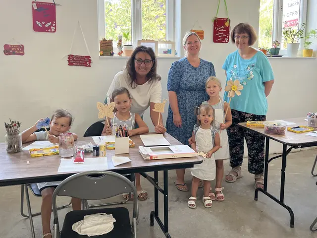Viele Schmetterlinge entstanden beim Kinderbasteln. | Foto: Stadtgemeinde Neulengbach