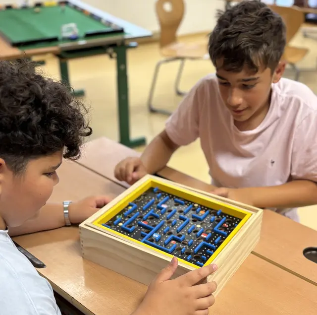 Die Schüler beim Spielen im Rahmen des Festes