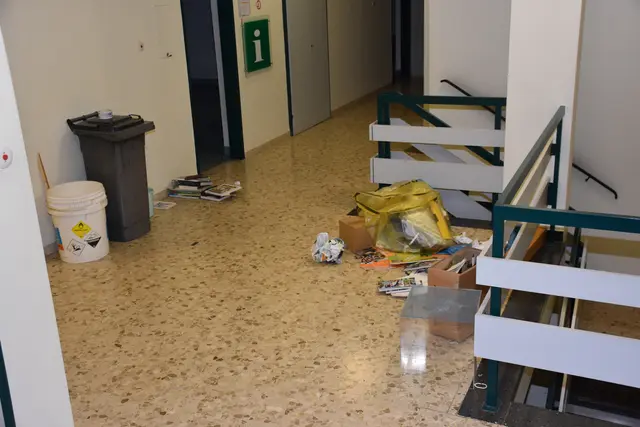Nach knapp 60 Jahren hat das Gemeindehaus in Pabneukirchen mit Gemeindeamt, Polizeistation, Wohnungen, Heimatstube, Büro für Wassergenossenschaft und mit einem Frisiersalon (ehemals Postamt) ausgedient.  | Foto: Zinterhof