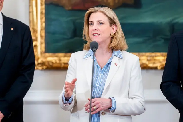 Im Frühjahr bezeichnete der Gaza-Aktivist und YouTuber Rafael Eisler Außenministerin Beate Meinl-Reisinger (Neos) wegen ihrer Haltung im Nahost-Konflikt als "Schandfleck" und "Unmensch". (Archiv) | Foto: BKA/Florian Schrötter