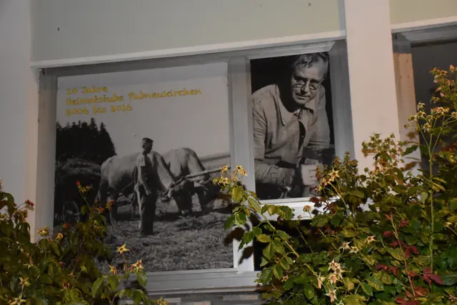 Nach knapp 60 Jahren hat das Gemeindehaus in Pabneukirchen mit Gemeindeamt, Polizeistation, Wohnungen, Heimatstube, Büro für Wassergenossenschaft und mit einem Frisiersalon (ehemals Postamt) ausgedient.  | Foto: Zinterhof