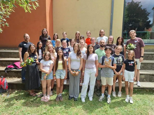 Die Schülerinnen und Schüler sind stolz auf ihr Spielefest.