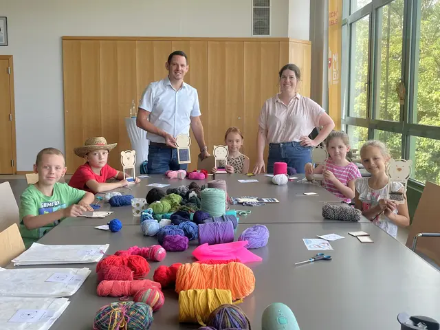 Ein tierisches Weben und Knüpfen.  | Foto: Stadtgemeinde Neulengbach