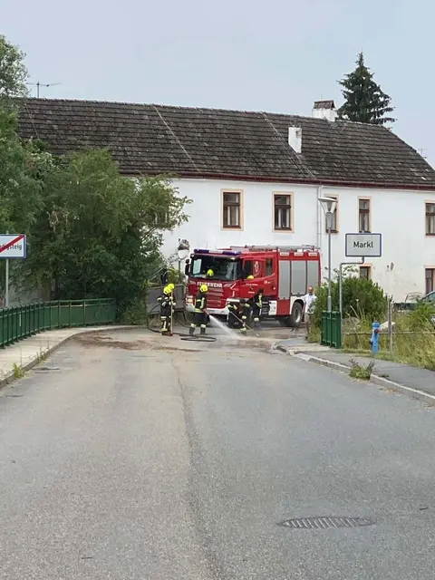 Straßenreinigung in Markl | Foto: FF Windigsteig