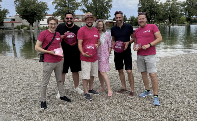 Timon Schiesser, Karl Stadler, Stephan Schneider, Nationalratsabgeordnete Gertraud Auinger-Oberzaucher, Christoph Schimmel und Christian Grötzl. | Foto: NEOS Horn