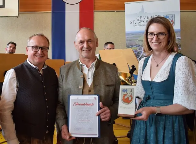 Ein eigener Ehrenamtspreis „Eduard“ zeichnet jährlich Personen mit besonderem Engagement aus.  | Foto: Gemeinde St. Georgen bei Obernberg am Inn