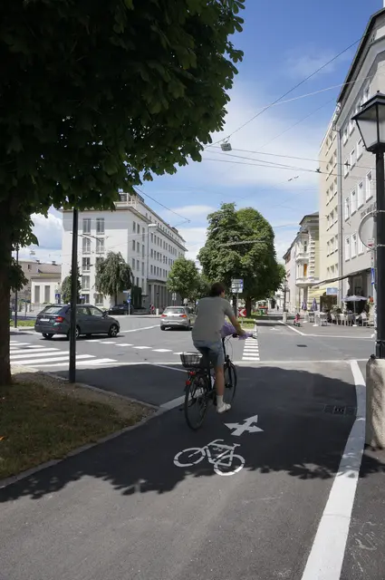  In der Franz-Josef-Straße sind die Bauarbeiten jetzt auch auf der Nordostseite zwischen Faberstraße und Paris-Lodron-Straße abgeschlossen. | Foto: Stadt Salzburg