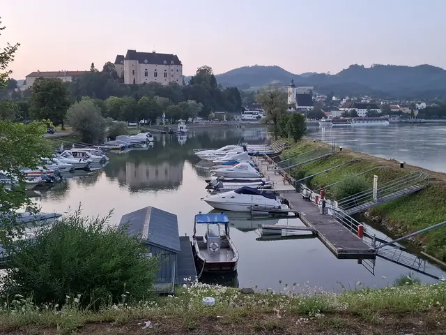 Ex-Motorboot Weltmeister Johann Kronsteiner bekommt Ehren-Platz an der Donau.  | Foto: Robert Zinterhof