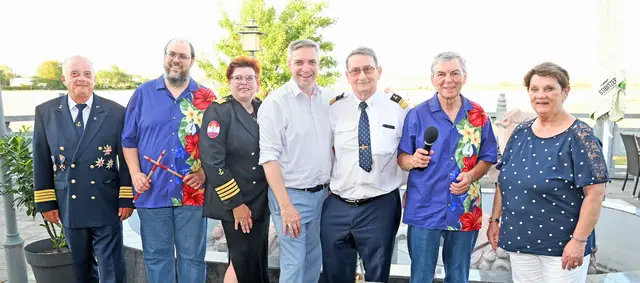 Sommerfest der Marinekameradschaft Kaiserin Elisabeth - von links: Obmann Stv. Wolfgang Schaffer, Roman Pertl, Kassierin Silvia Ullrich, LAbg. Hubert Keyl, Präsident Ludwig Brunner, Alfred Pertl und die Präsidentin des Vereins kontrakrebs Sylvia Haider | Foto: Musikduo Alfred und Roman Pertl