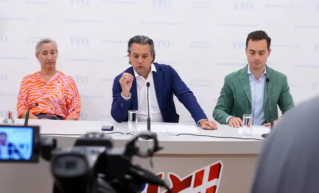 FPÖ-Wien-Parteiobmann Dominik Nepp und Klubobmann Maximilian Krauss. | Foto: Andreas Pölzl/MeinBezirk