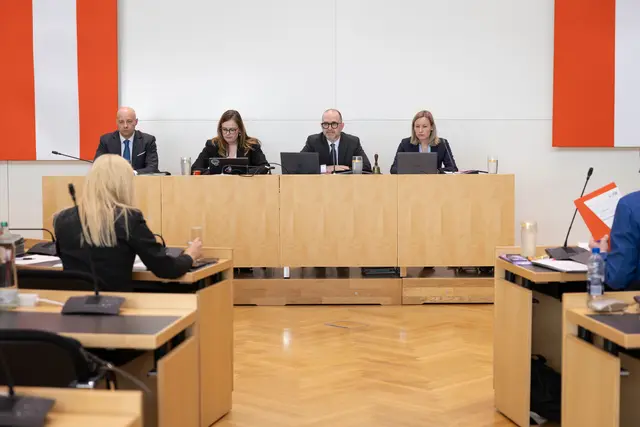 Bürgermeister Dietmar Prammer (SPÖ) hob die konstruktive Zusammenarbeit und den respektvollen Austausch im Linzer Gemeinderat hervor. 

 | Foto: Stadt Linz