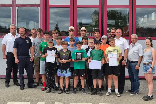 Empfang beim Feuerwehrhaus in Vitis für die FJ Vitis | Foto: FJ Vitis