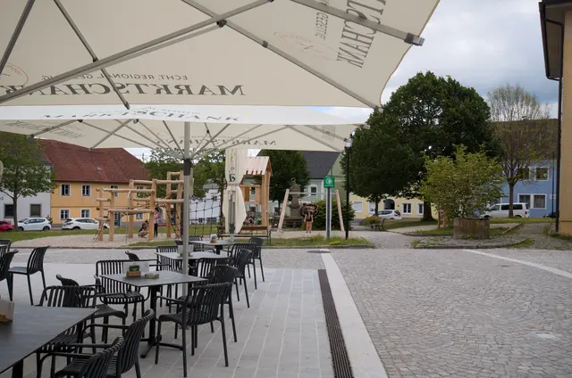 Heute ist das historische Gebäude eine "Marktschank", die als sozialer Treffpunkt der Gemeindebürger dient. | Foto: Land OÖ