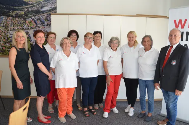 Das aktuelle Ambulanzhelferteam beim Roten Kreuz Judenburg feierten Jubiläum zusammen mit Ilse Pech, Sandra Huber und Gernot Maurer.