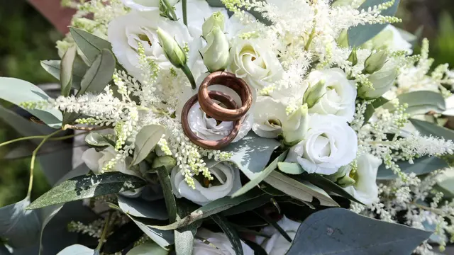 Blütensti(e)l aus Utzenaich: Hochzeitsfloristik für individuelle Blumen, Tischdeko und Eventdekorationen in Ried. | Foto:  Victoria Nanasch