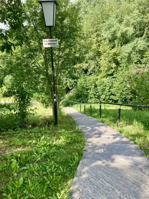 Kleine Treppe abwärt‘s nach Stainz … 