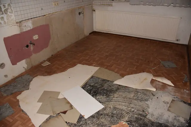 Nach knapp 60 Jahren hat das Gemeindehaus in Pabneukirchen mit Gemeindeamt, Polizeistation, Wohnungen, Heimatstube, Büro für Wassergenossenschaft und mit einem Frisiersalon (ehemals Postamt) ausgedient.  | Foto: Zinterhof