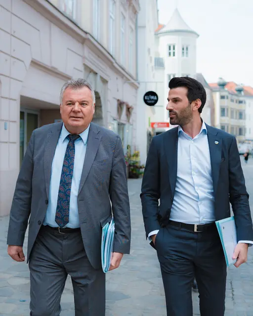 Landesrat Günther Steinkellner (links) und Landeshauptmann-Stv. Udo Landbauer (NÖ). | Foto: Johannes Reyer/ReyerMedia