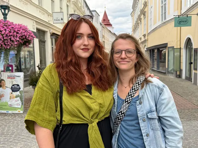 Selina Reitzner und Judith Gradinger sind seit ihrer Schulzeit im Gymnasium Lilienfeld gut befreundet. | Foto: Julia Steyrer