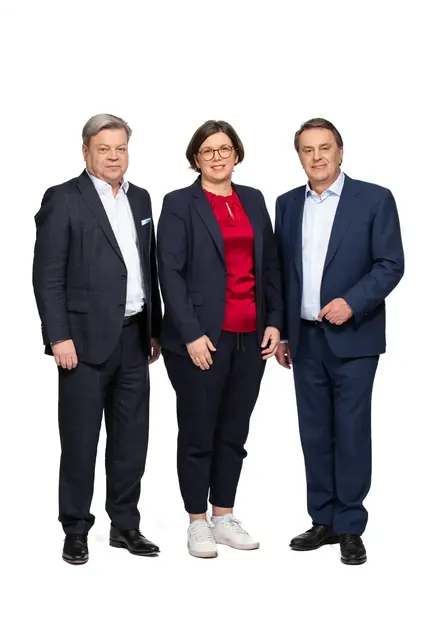 WBNÖ Direktor Harald Servus, Bezirksgruppenobfrau Waidhofen Marlene Böhm-Lauter und WBNÖ Landesgruppenobmann Wolfgang Ecker (v.l.) zur Senkung der Lohnnebenkosten. | Foto: WBNÖ/Monihart