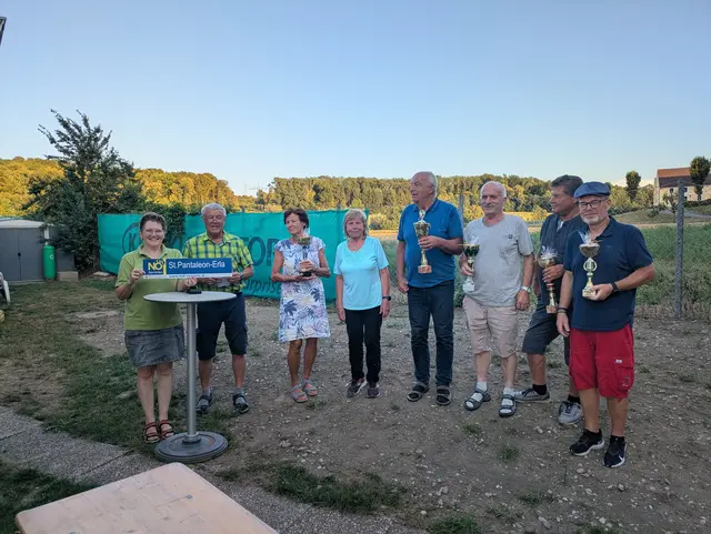 Große Freude beim Sieger-Team.  | Foto: NÖs Senioren Ortsgruppe St. Pantaleon-Erla
