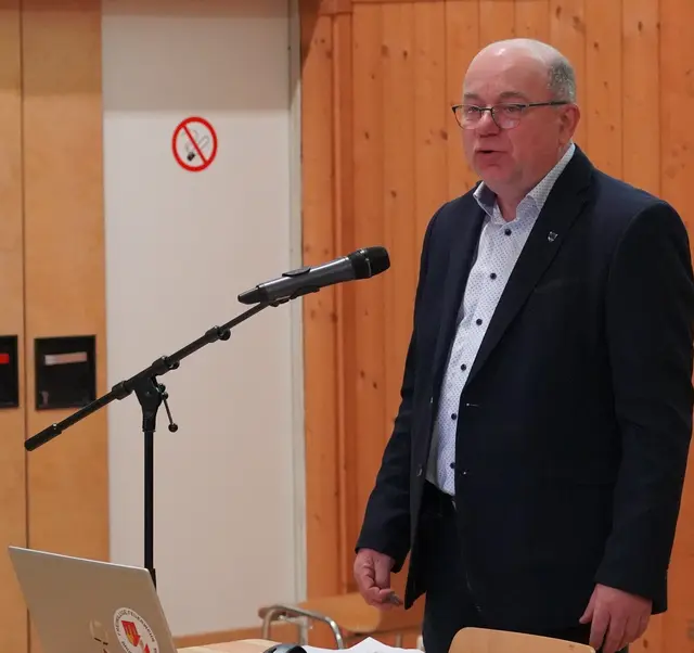 Porträt mit Mikrofon