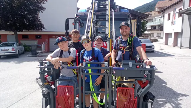 „Blaulichtorganisation Feuerwehr“ war das Thema eines Projektes der MS Steinach in der letzten Schulwoche.  | Foto: MS Steinach